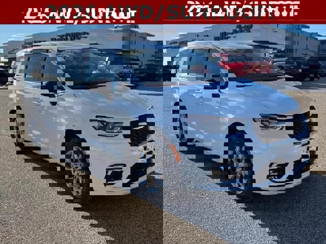 New 2026 Chrysler Pacifica Limited w/ Trailer Tow Group image 28