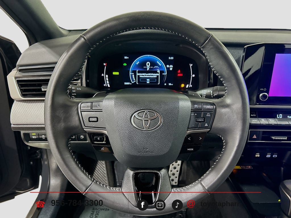 Used 2025 Toyota Camry SE w/ Convenience Package FWD image 10