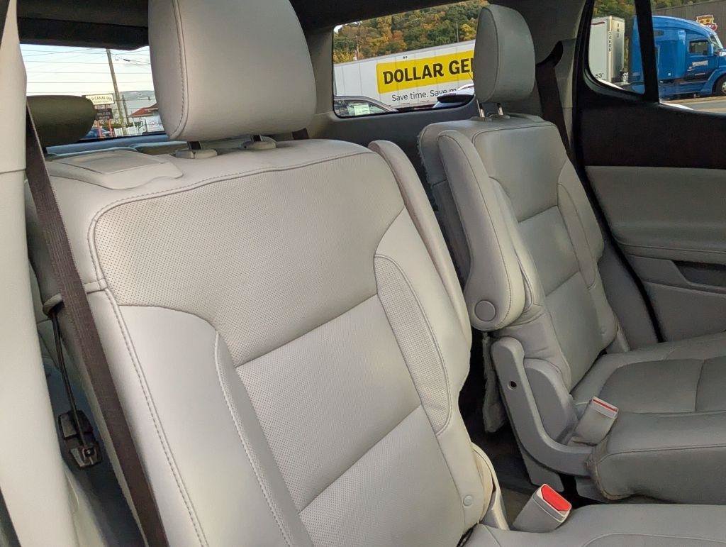 Used 2017 GMC Acadia SLT AWD/4WD image 53