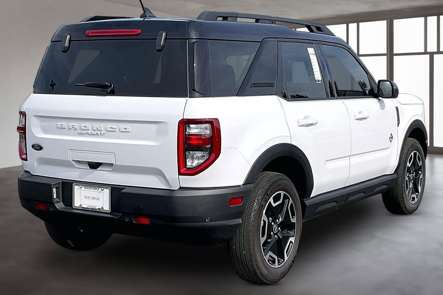 Used 2024 Ford Bronco Sport Outer Banks w/ Tech Package image 6