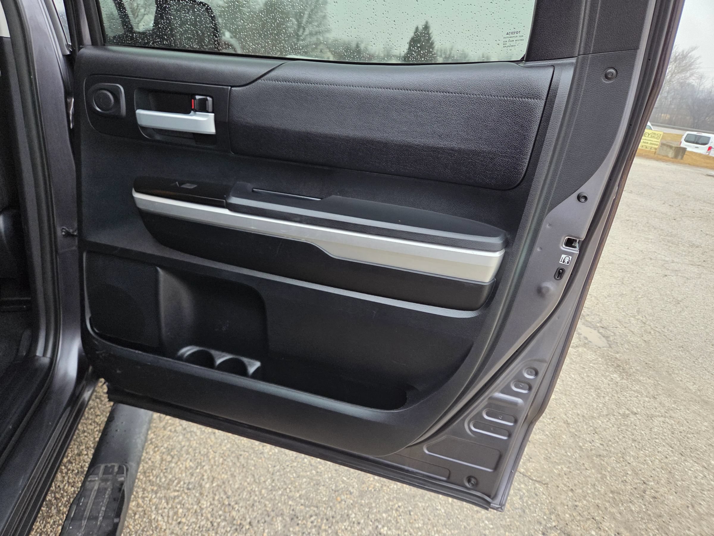 Used 2017 Toyota Tundra SR5 w/ SR5 Upgrade Package RWD image 17