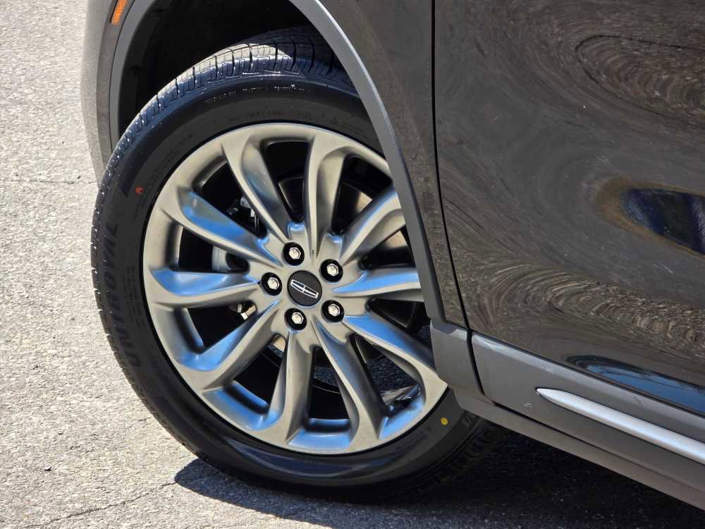 Used 2022 Lincoln Corsair AWD w/ Premium Package image 6