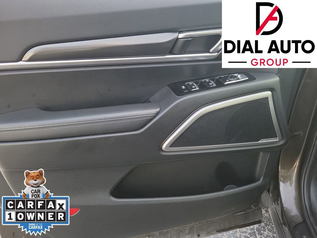 Used 2025 Kia Telluride S image 18