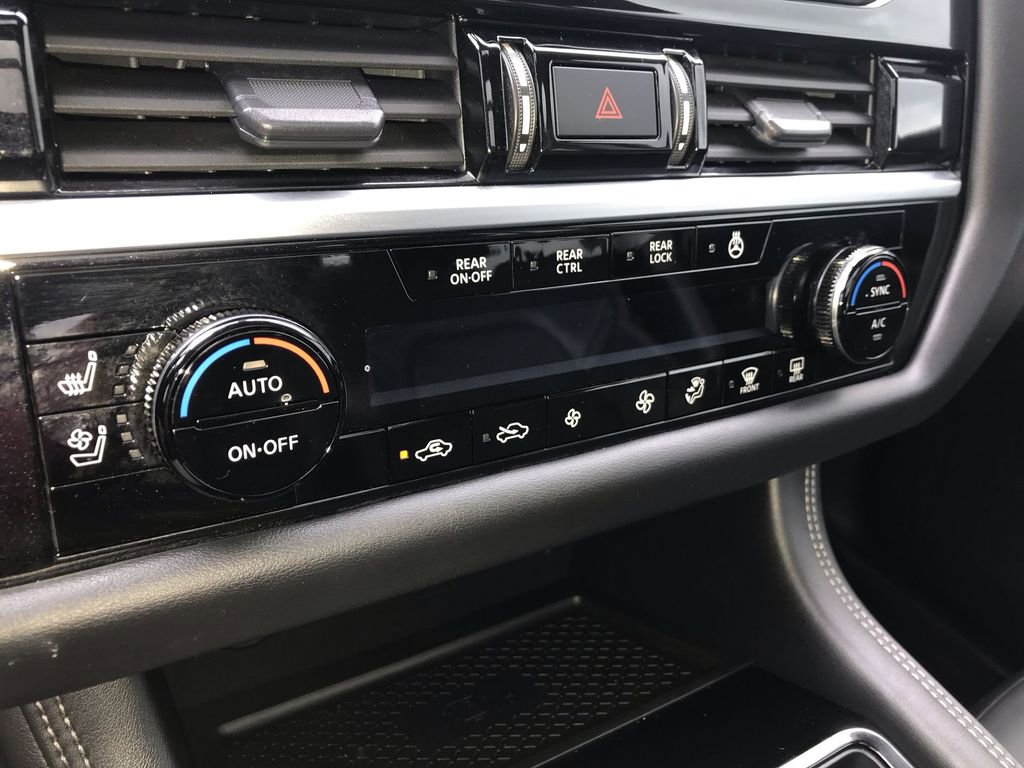 Used 2024 Nissan Pathfinder Platinum FWD image 19