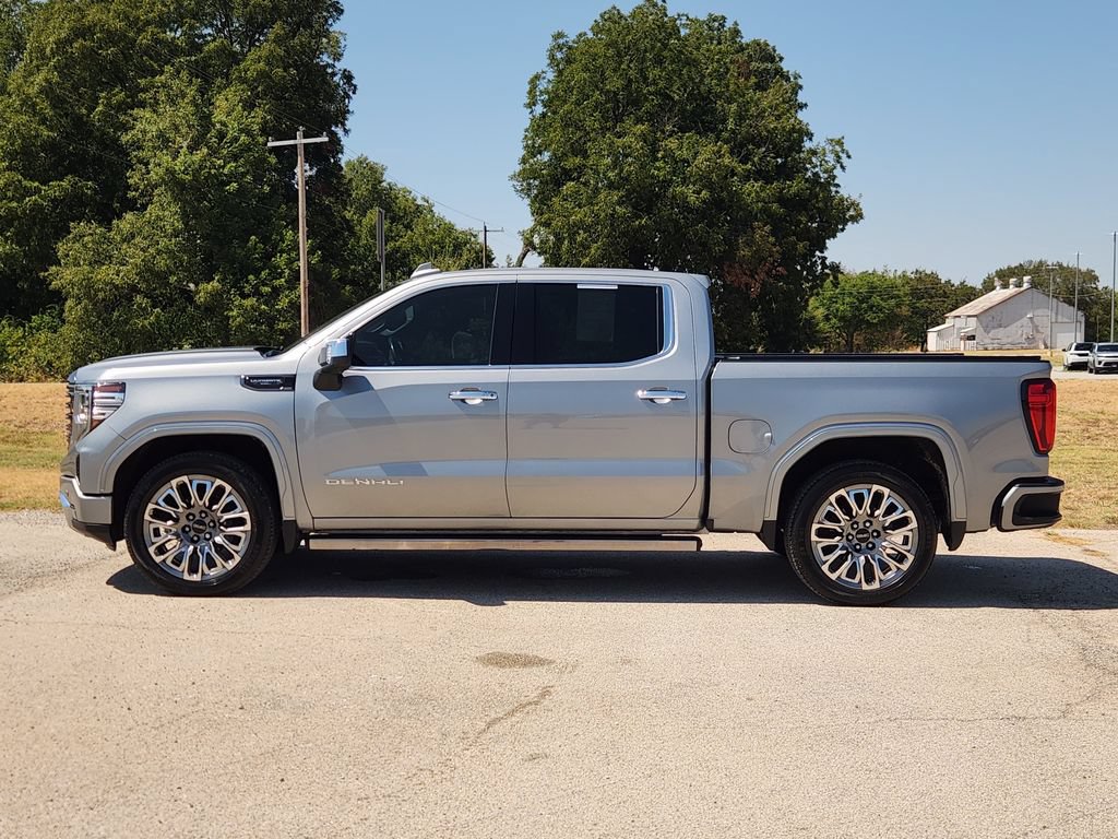 Used 2023 GMC Sierra 1500 Denali Ultimate AWD/4WD image 4
