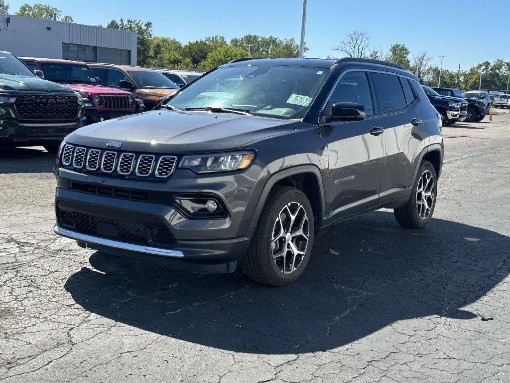 Used 2024 Jeep Compass Limited AWD/4WD image 7