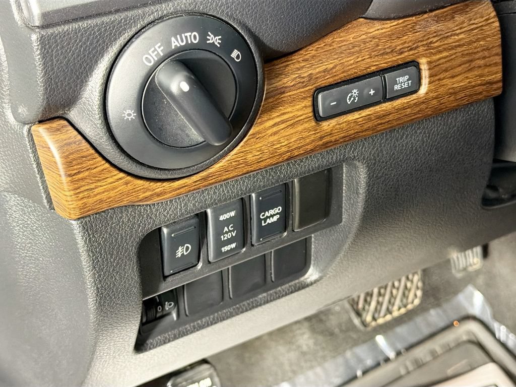 Used 2018 Nissan Titan Platinum Reserve AWD/4WD image 10
