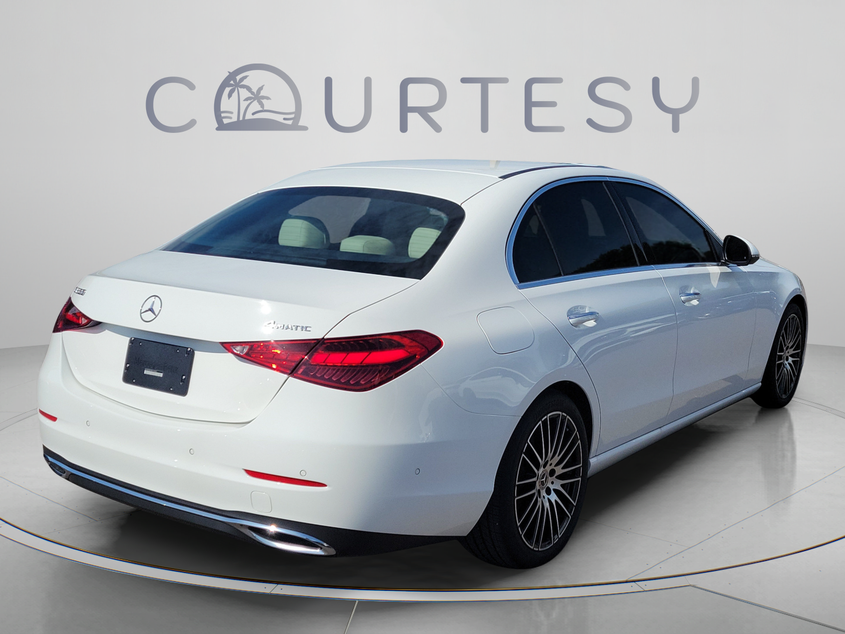 Used 2024 Mercedes-Benz C 300 4MATIC Sedan image 3