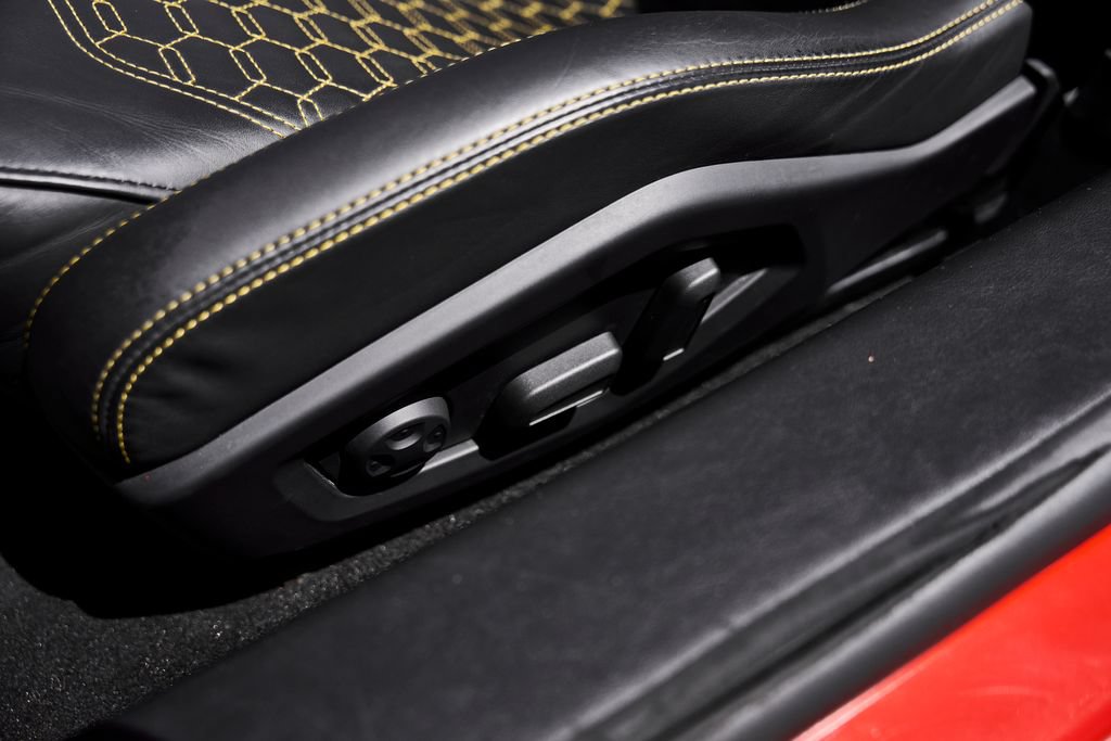 Used 2023 Lamborghini Huracan EVO RWD image 34