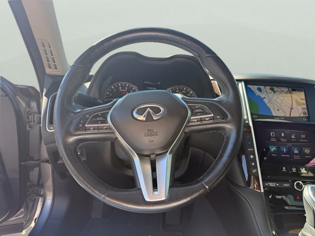 Used 2018 INFINITI Q50 Luxe w/ Essential Package (3.0T Luxe) AWD/4WD image 14