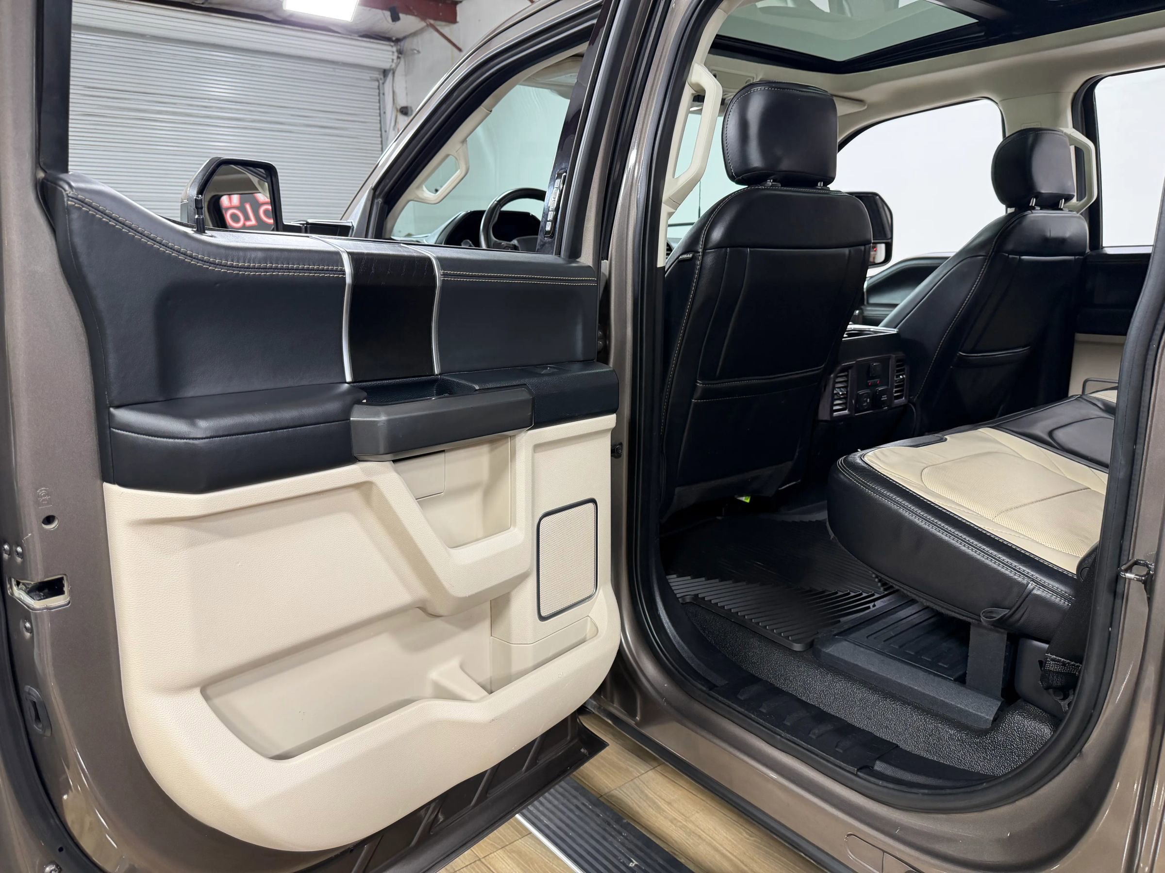 Used 2020 Ford F350 Limited w/ FX4 Off-Road Package AWD/4WD image 15