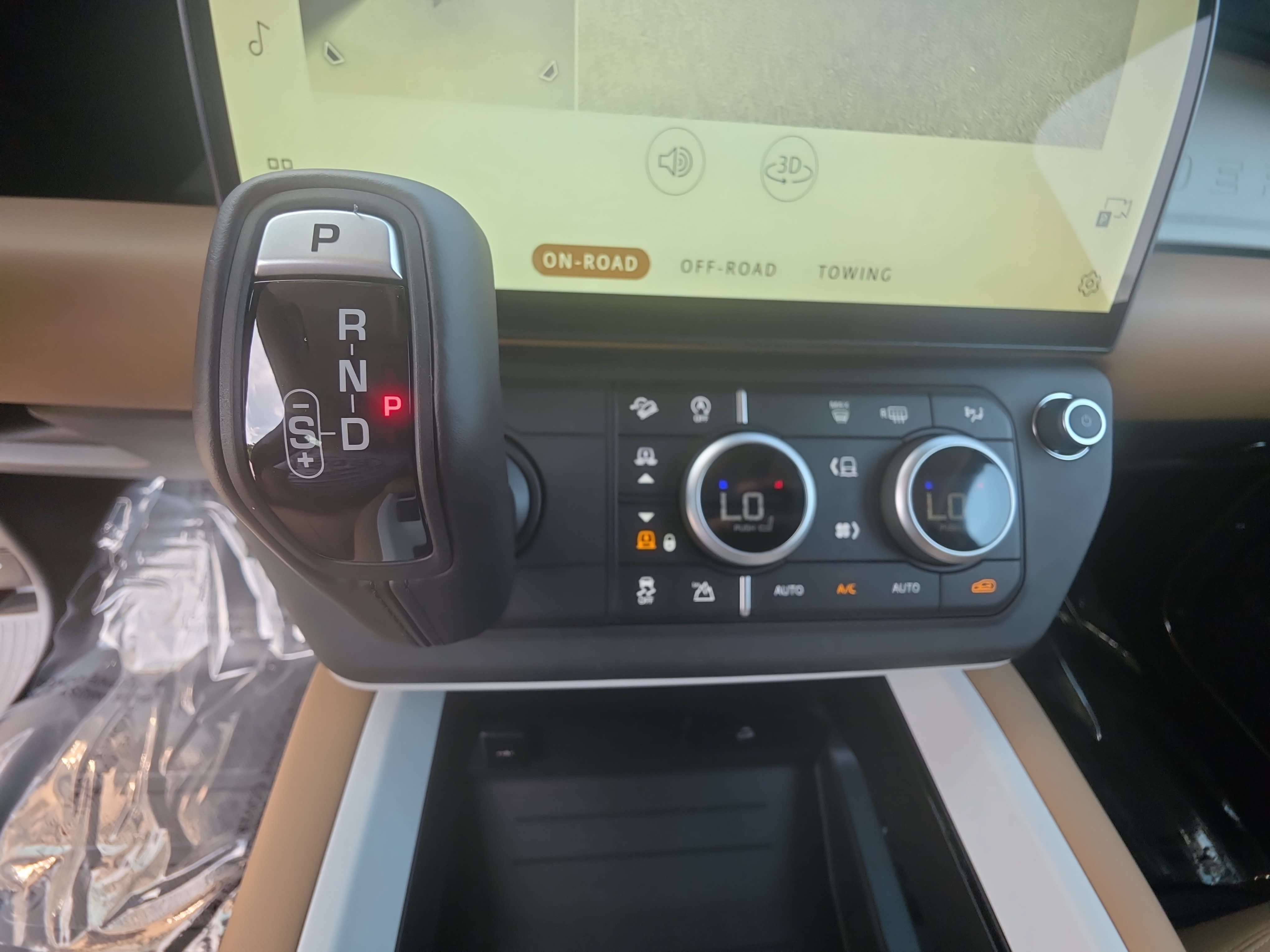 New 2026 Land Rover Defender 110 X-Dynamic SE AWD/4WD image 22