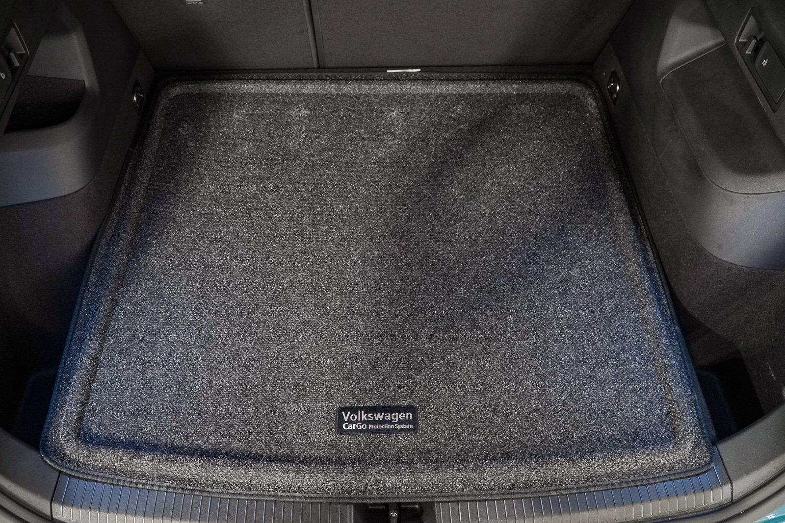 Used 2025 Volkswagen Tiguan SE AWD/4WD image 10