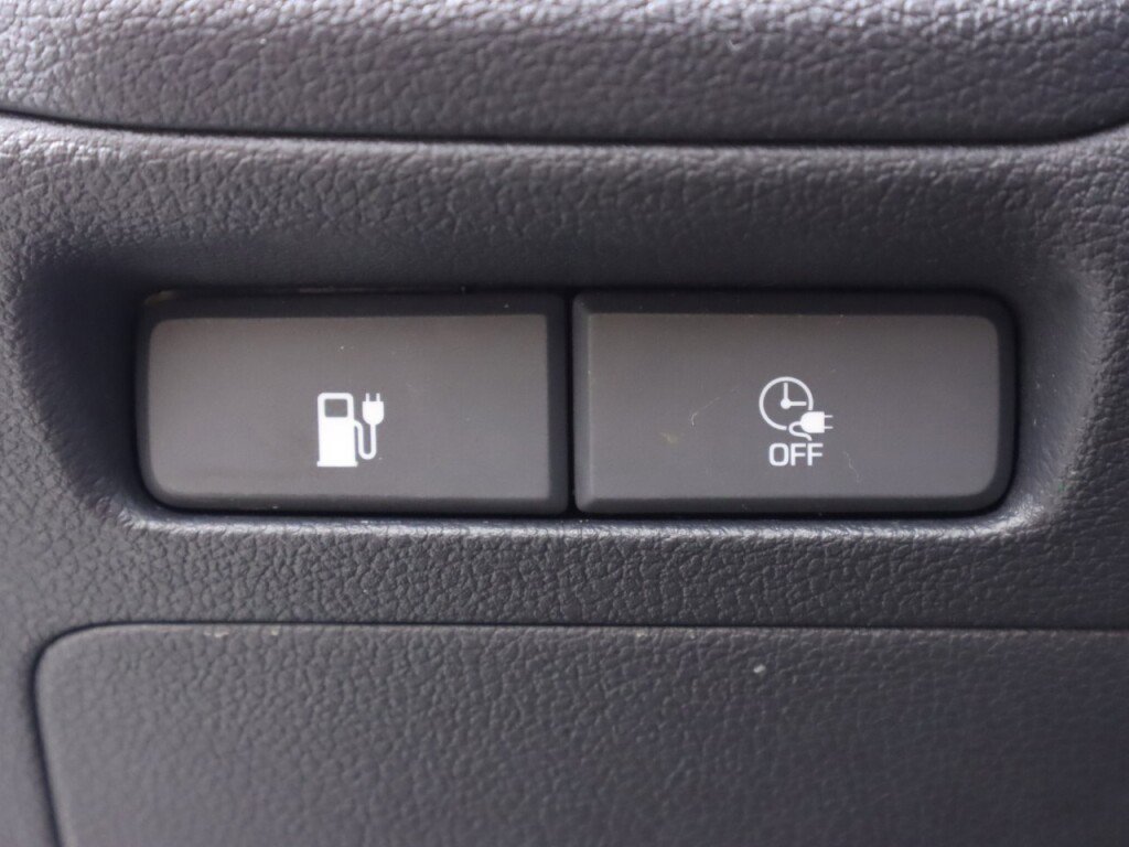 Used 2020 Hyundai Ioniq Limited image 11