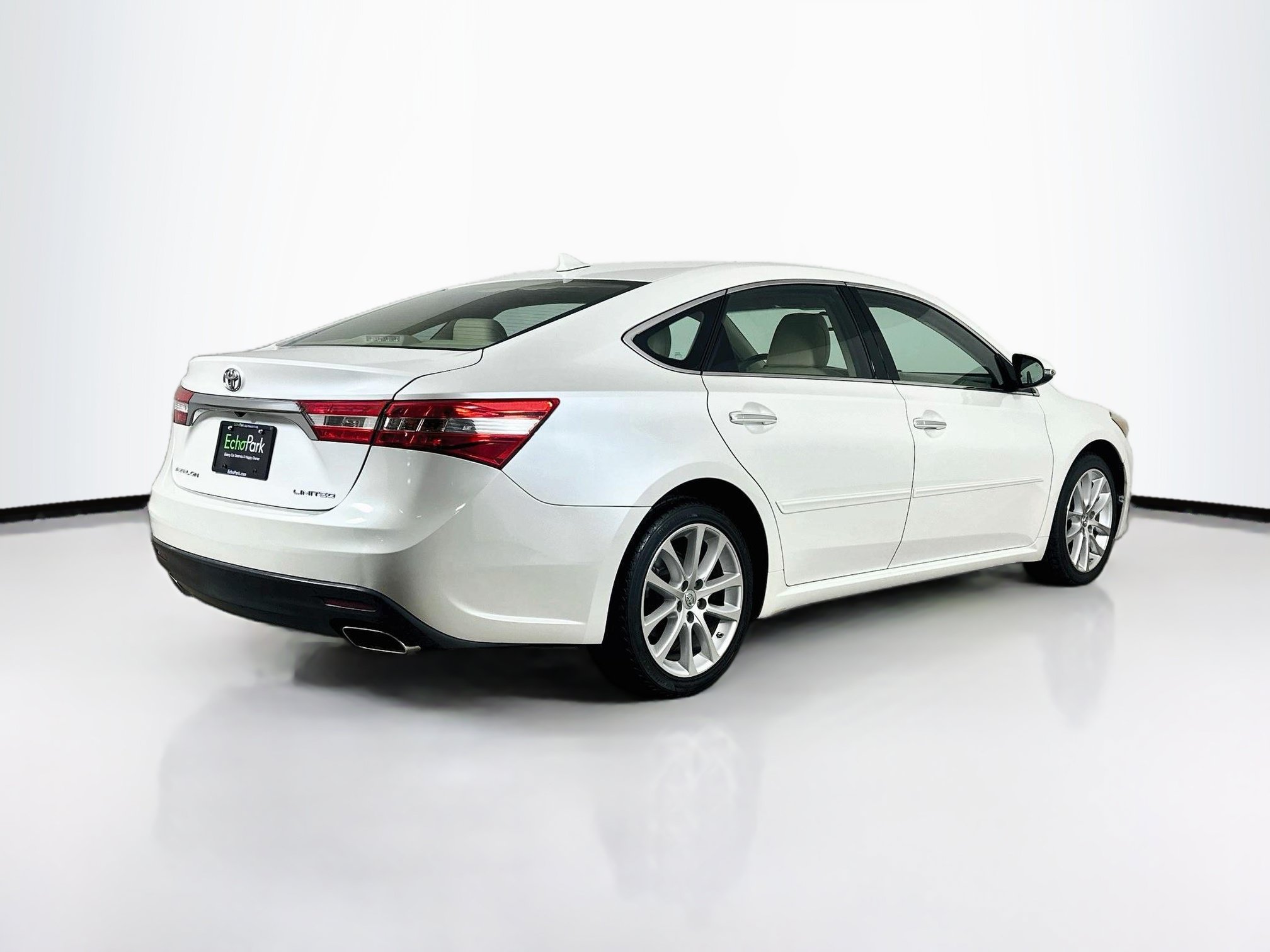 Used 2013 Toyota Avalon Limited FWD image 9