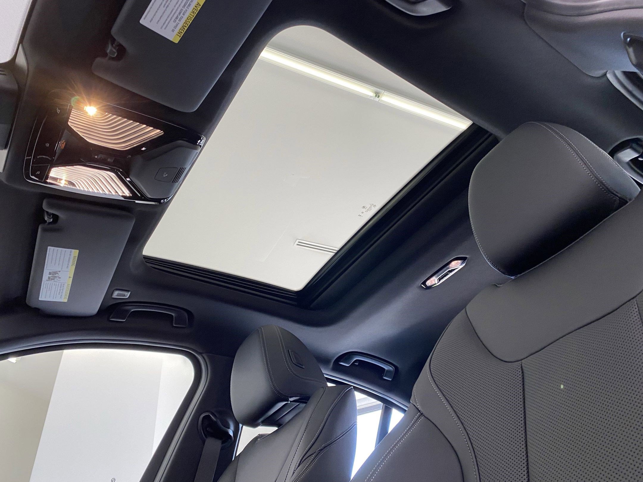 Used 2025 BMW 330i xDrive Sedan w/ Convenience Package image 14