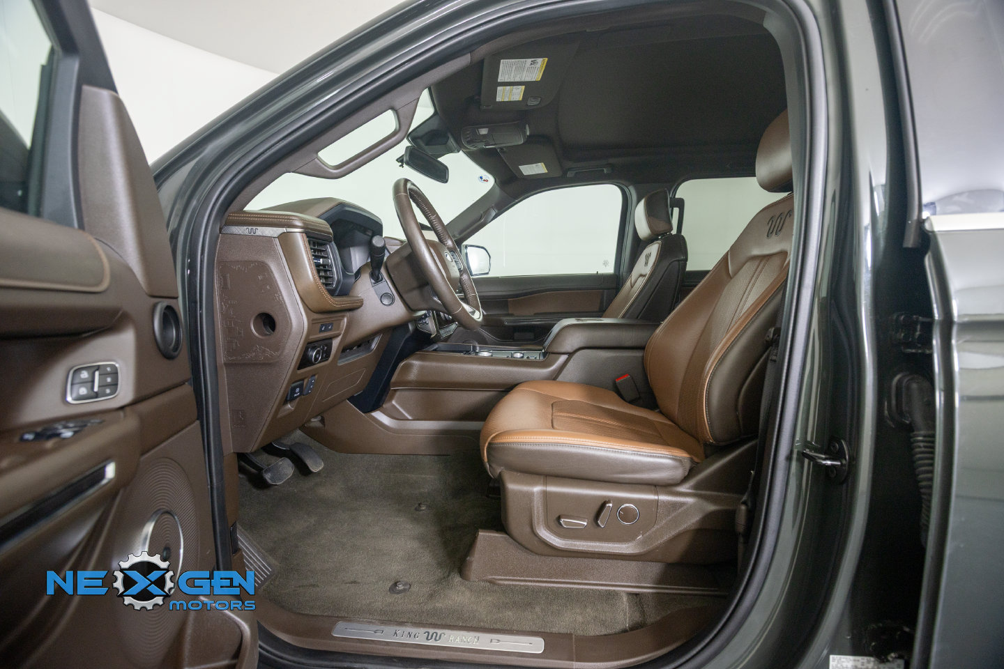 Used 2023 Ford Expedition King Ranch AWD/4WD image 12