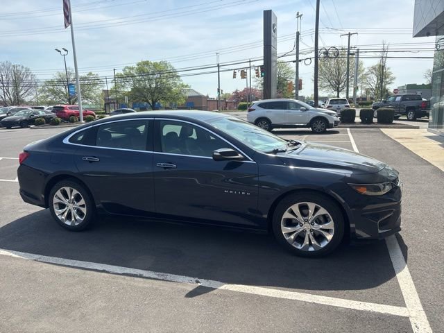 Used 2017 Chevrolet Malibu Premier w/ Driver Confidence Package image 4