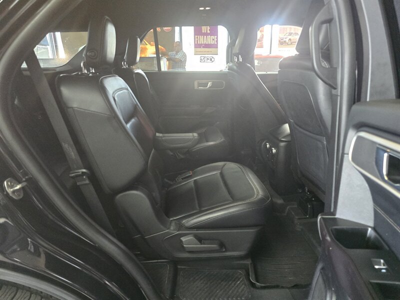Used 2020 Ford Explorer XLT w/ Equipment Group 202A AWD/4WD image 18