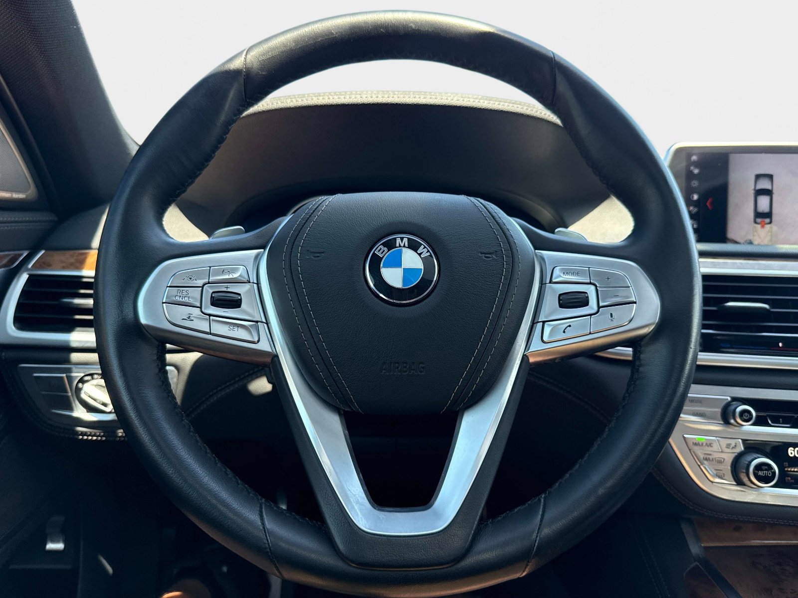 Used 2019 BMW 750i xDrive AWD/4WD image 27