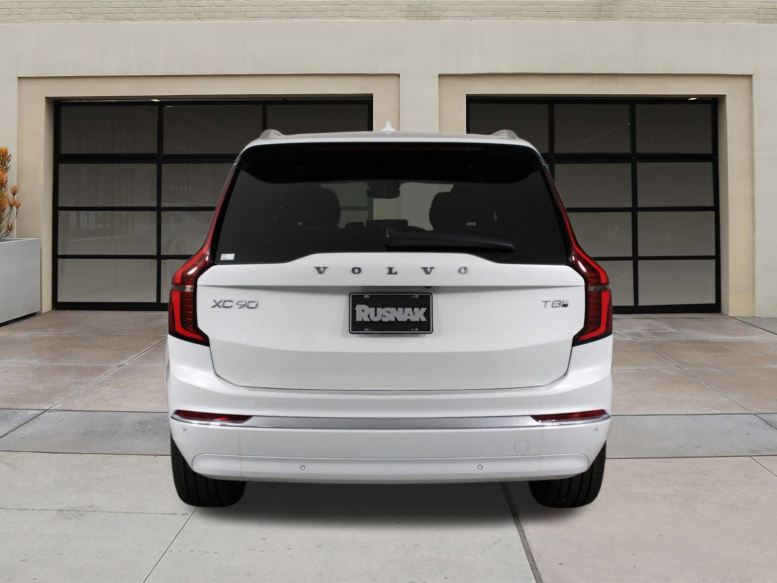 New 2026 Volvo XC90 T8 Plus w/ Protection Package Premier image 4