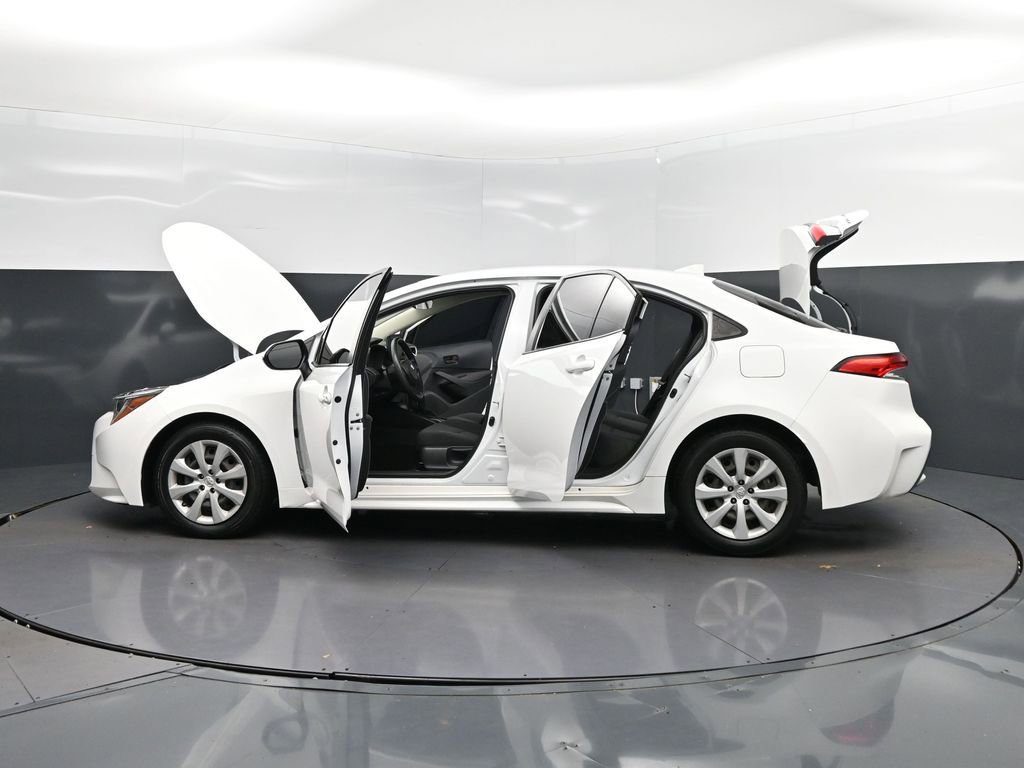 Used 2022 Toyota Corolla LE FWD image 47