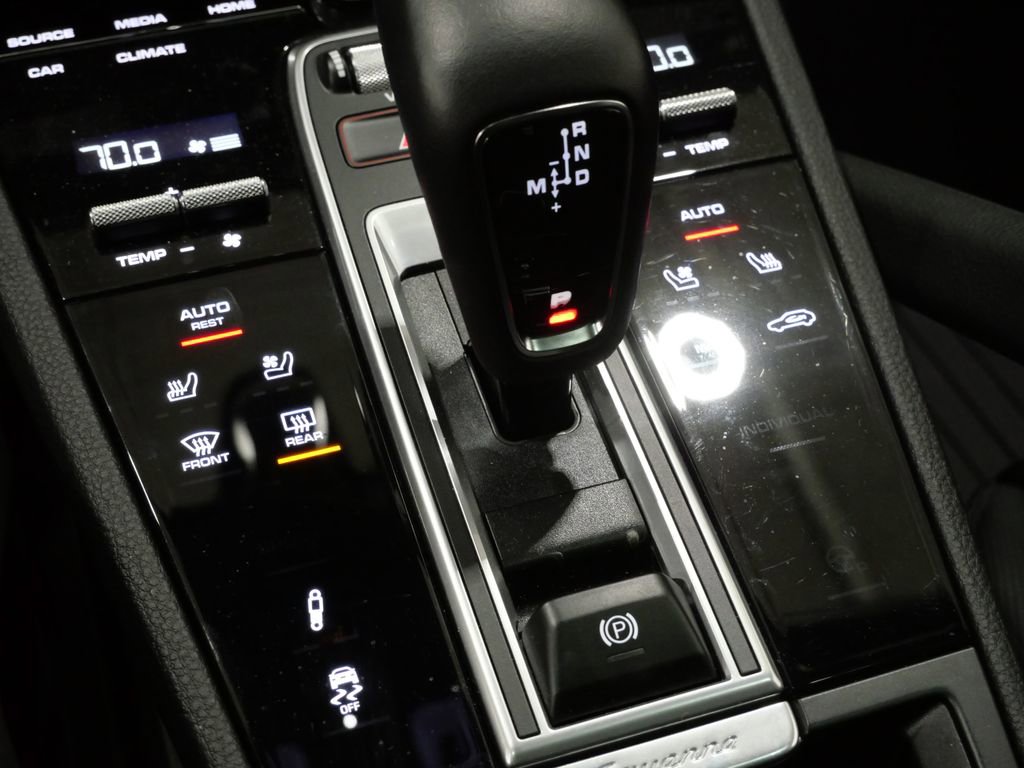 Used 2023 Porsche Cayenne S image 24