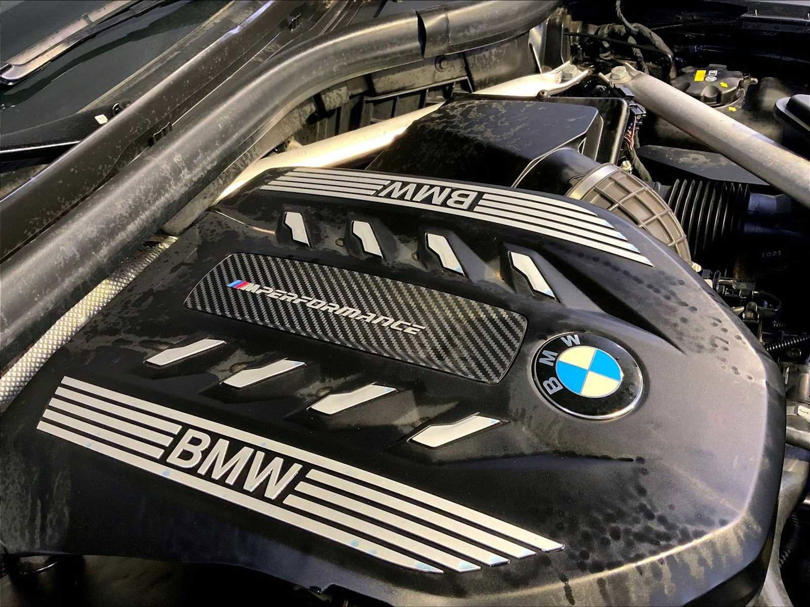 Used 2022 BMW X6 M50i w/ Executive Package image 33