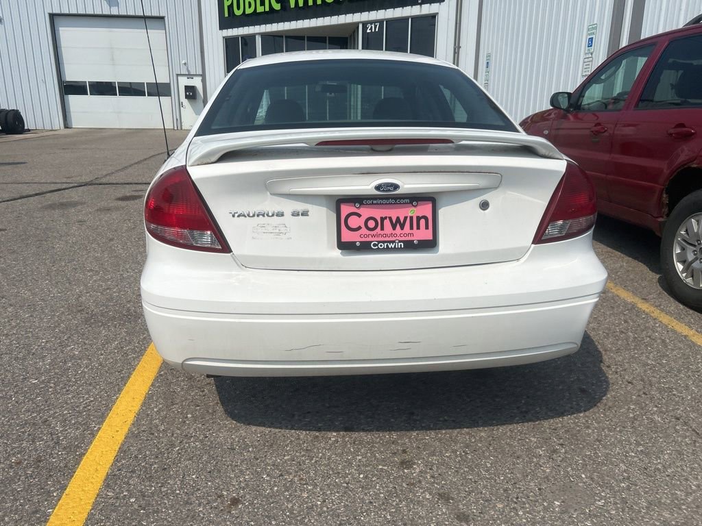 Used 2005 Ford Taurus SE image 4