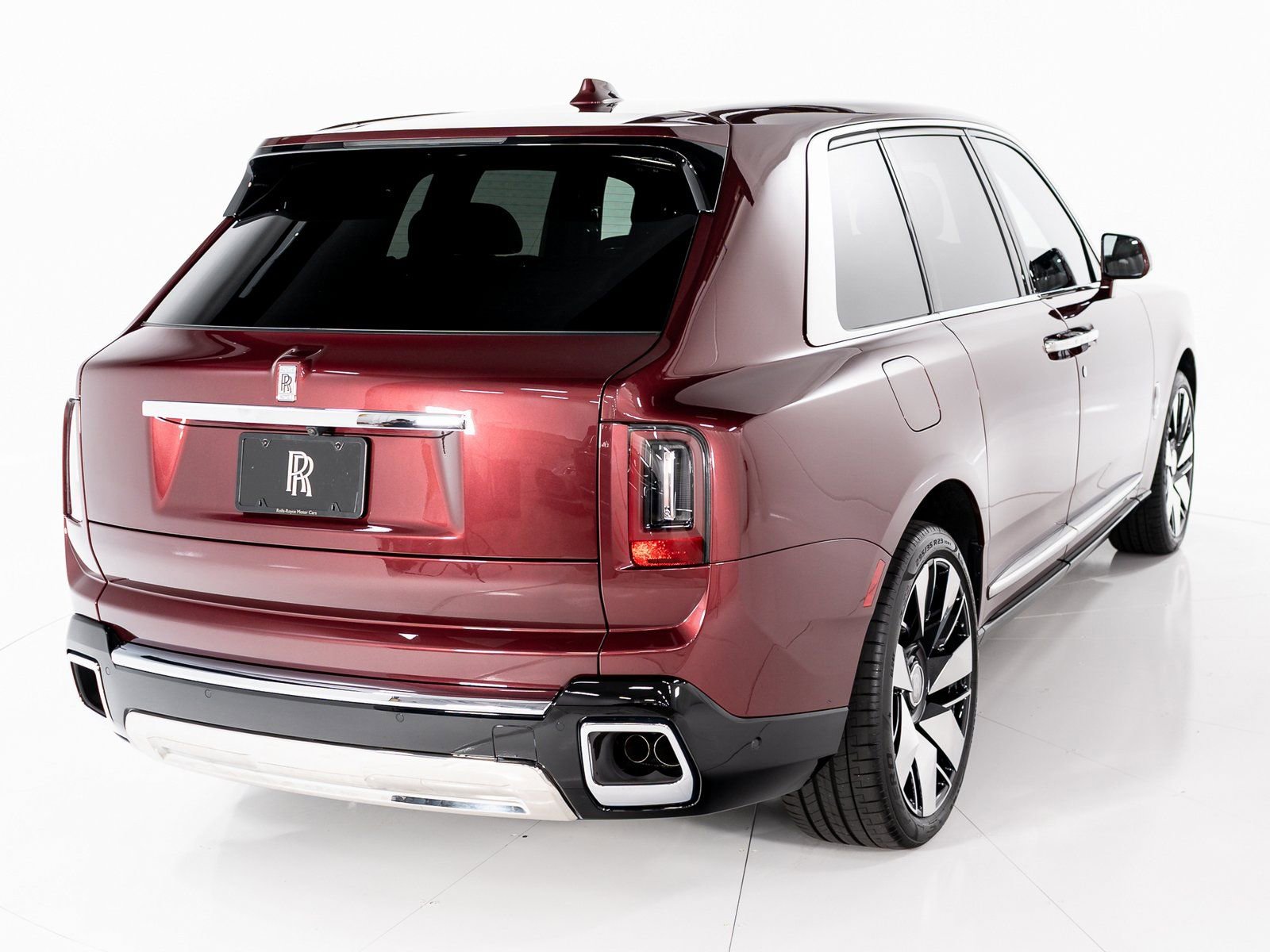 Certified 2025 Rolls-Royce Cullinan image 5