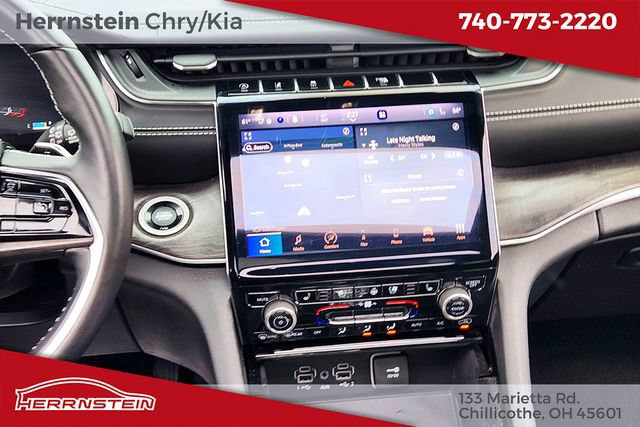 Used 2021 Jeep Grand Cherokee L Overland w/ Luxury Tech Group IV AWD/4WD image 9