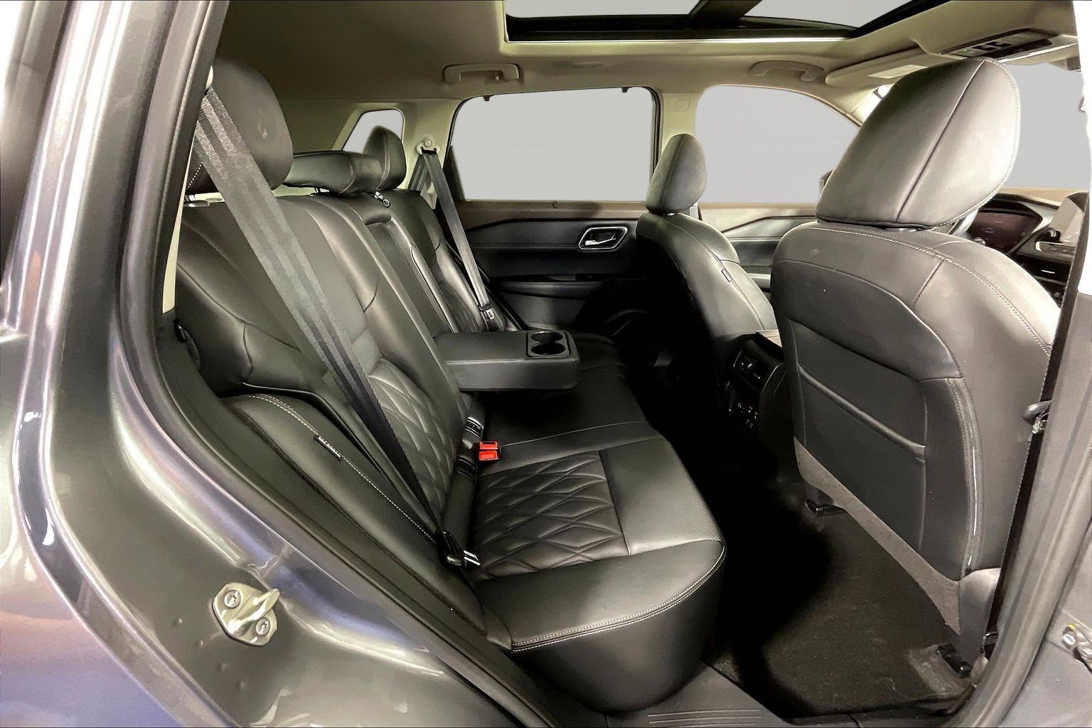 Used 2021 Nissan Rogue Platinum image 25