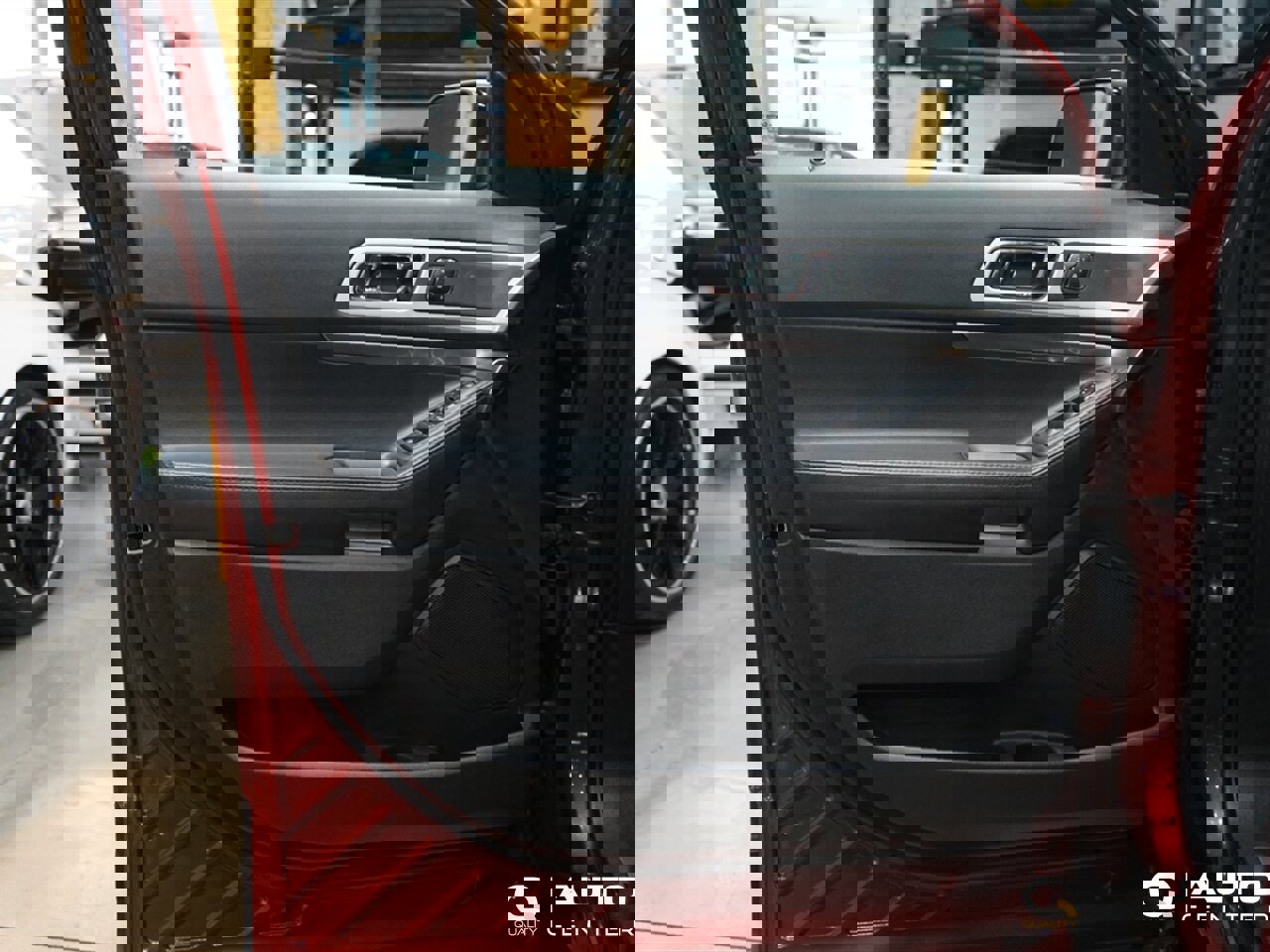 Used 2015 Ford Explorer Sport image 9