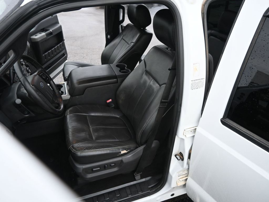 Used 2015 Ford F350 Lariat w/ Lariat Interior Package image 13