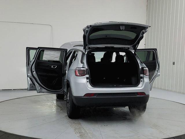 New 2026 Jeep Compass Latitude image 14