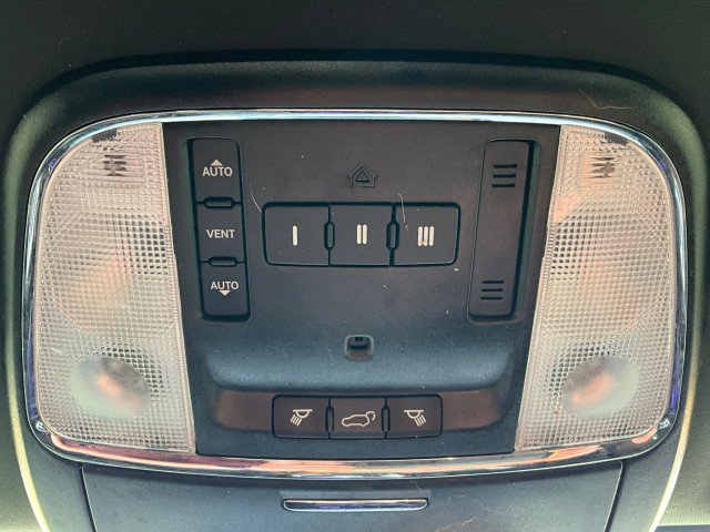 Used 2019 Jeep Grand Cherokee Altitude AWD/4WD image 19