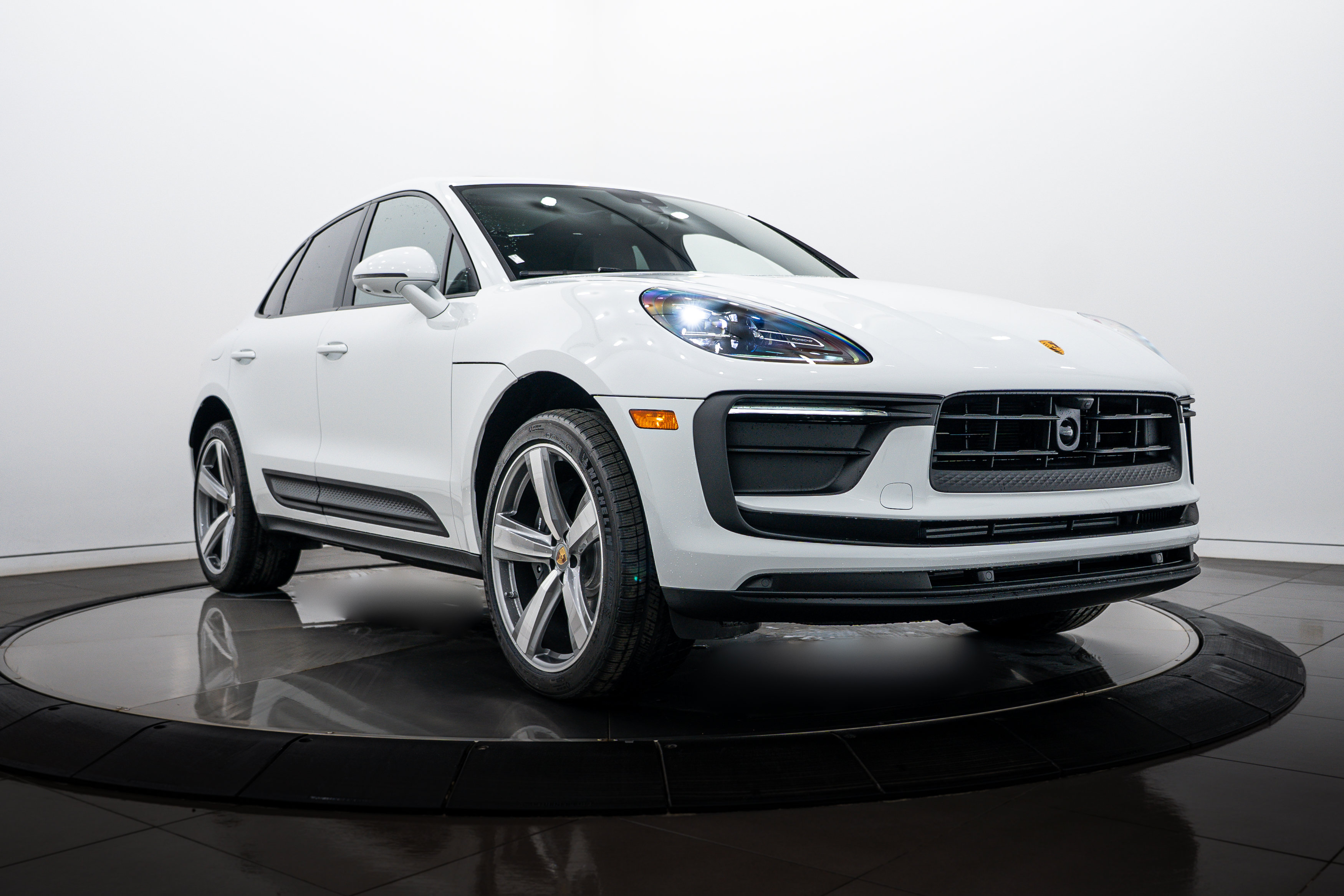 New 2026 Porsche Macan AWD/4WD image 9