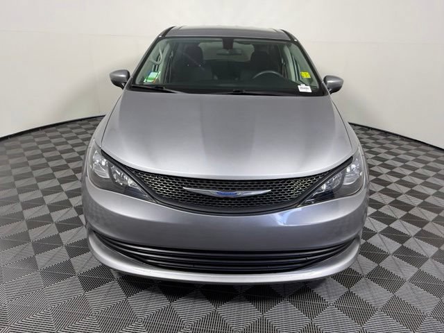 Used 2018 Chrysler Pacifica L FWD image 9