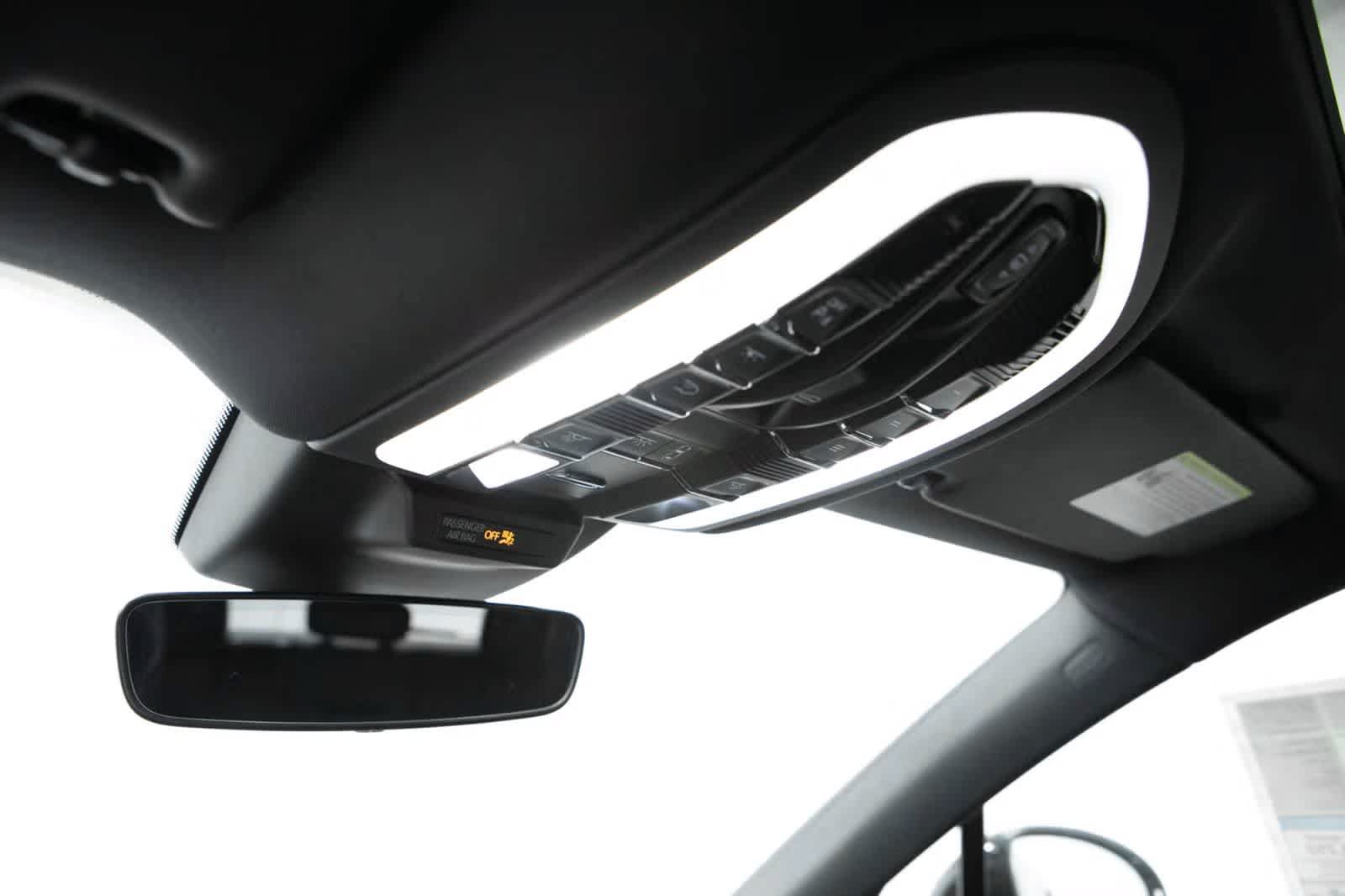 Used 2026 Porsche Macan AWD/4WD image 31