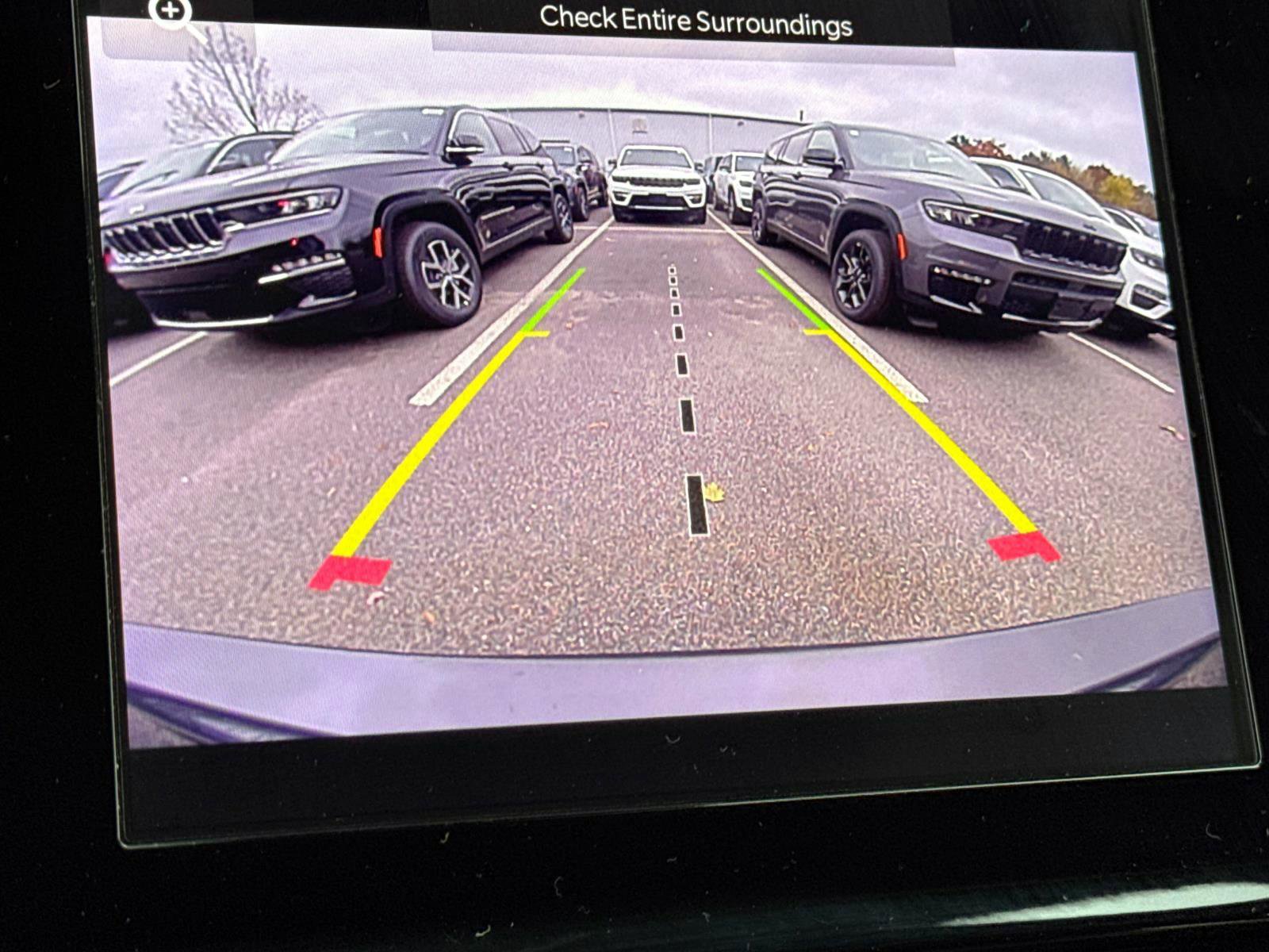 Used 2023 Jeep Grand Cherokee L Laredo image 16