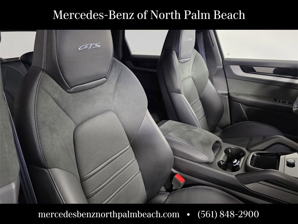 Used 2025 Porsche Cayenne GTS image 32