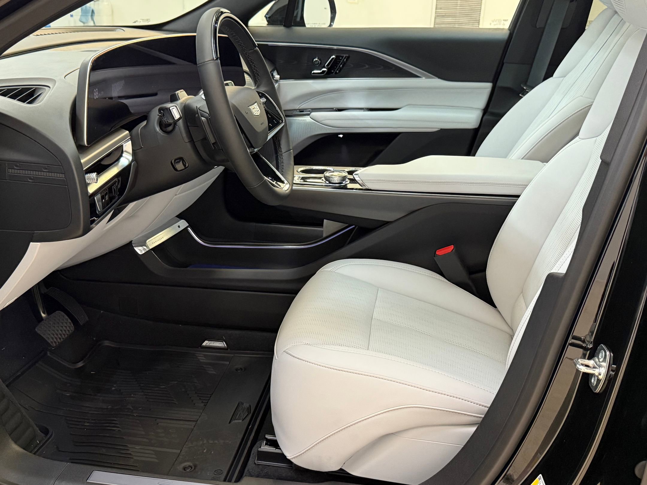 New 2026 Cadillac Lyriq Premium Sport image 4