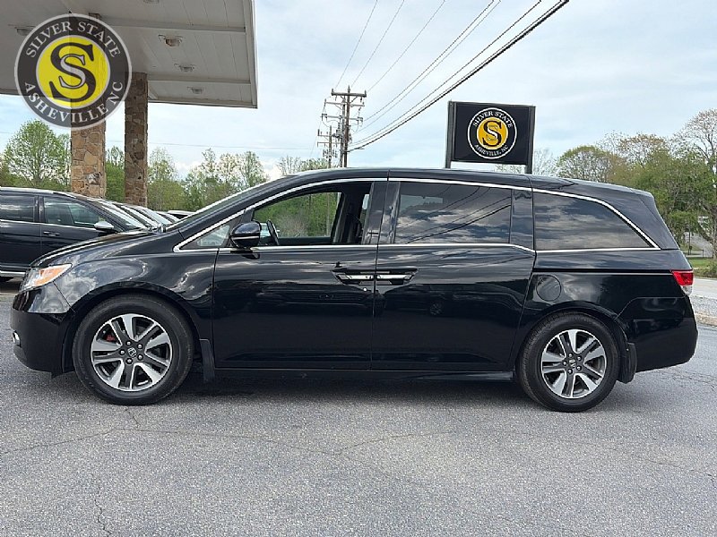 Used 2015 Honda Odyssey Touring image 3