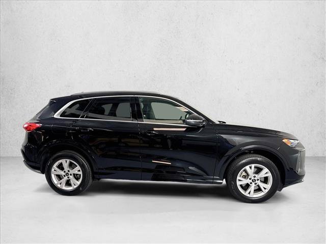 Used 2025 Audi Q5 Premium w/ Convenience Package AWD/4WD image 4
