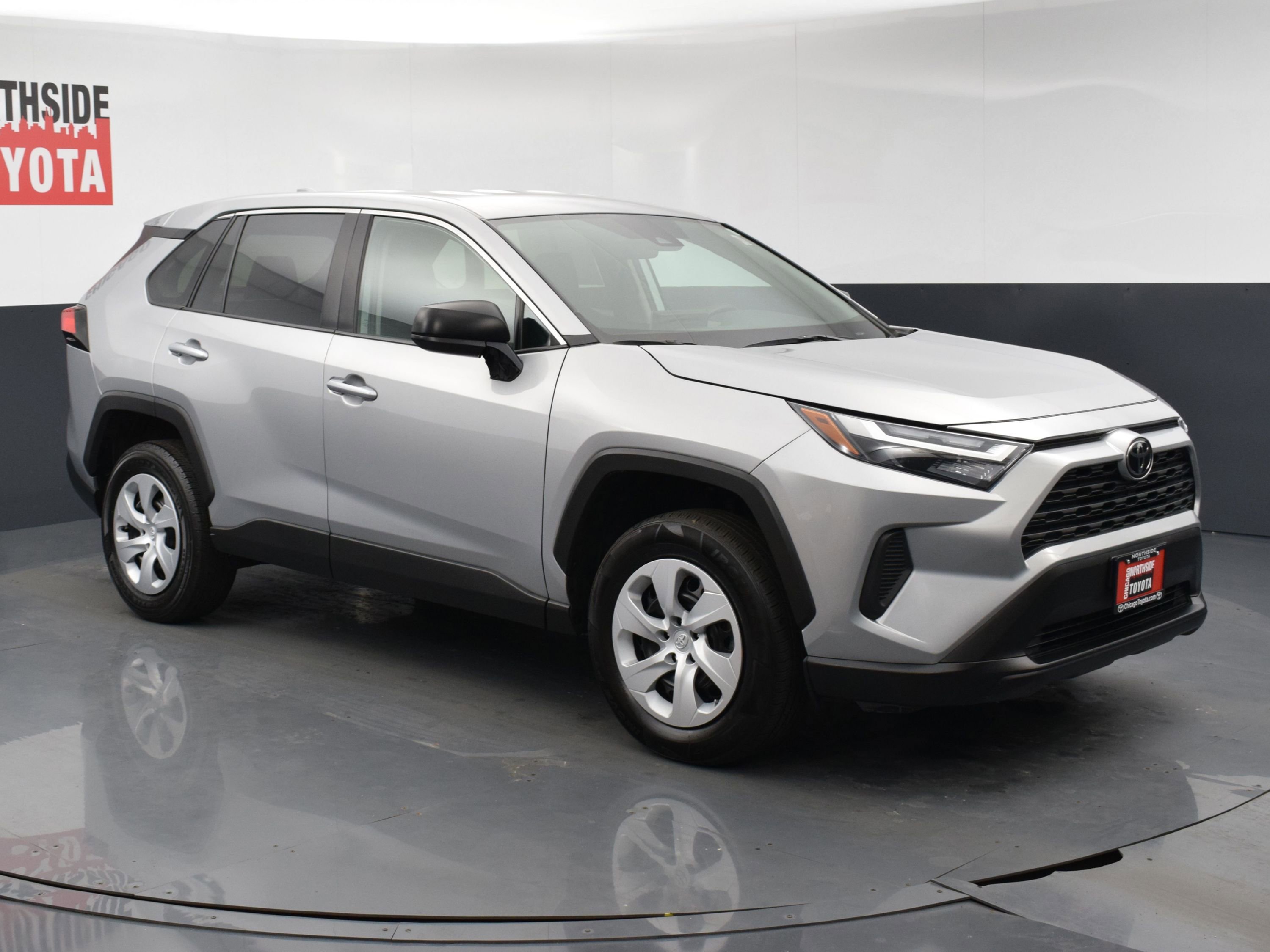 Used 2024 Toyota RAV4 LE AWD/4WD image 6
