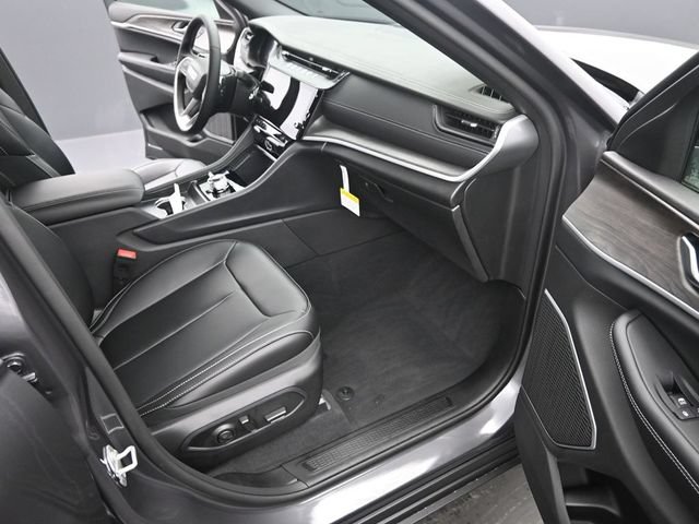 New 2026 Jeep Grand Cherokee Limited AWD/4WD image 17