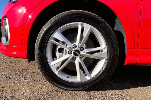 Certified 2024 Audi Q3 2.0T Premium image 9