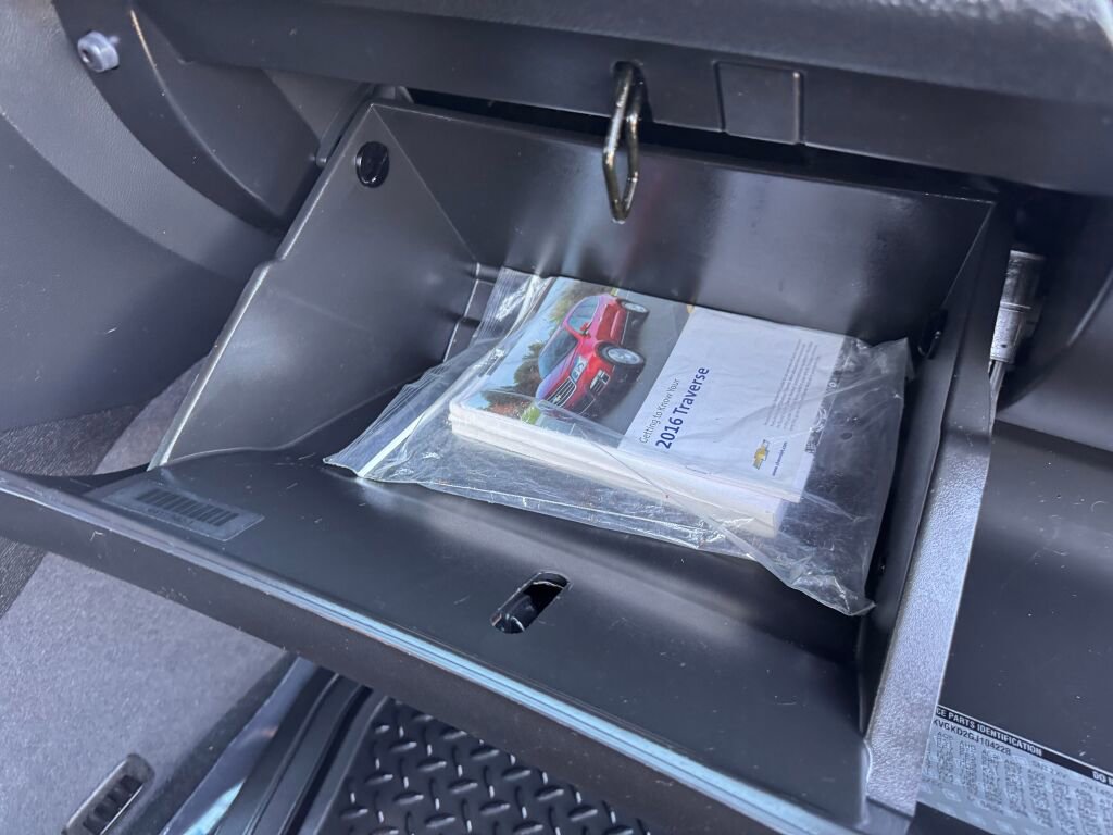 Used 2016 Chevrolet Traverse LT image 16