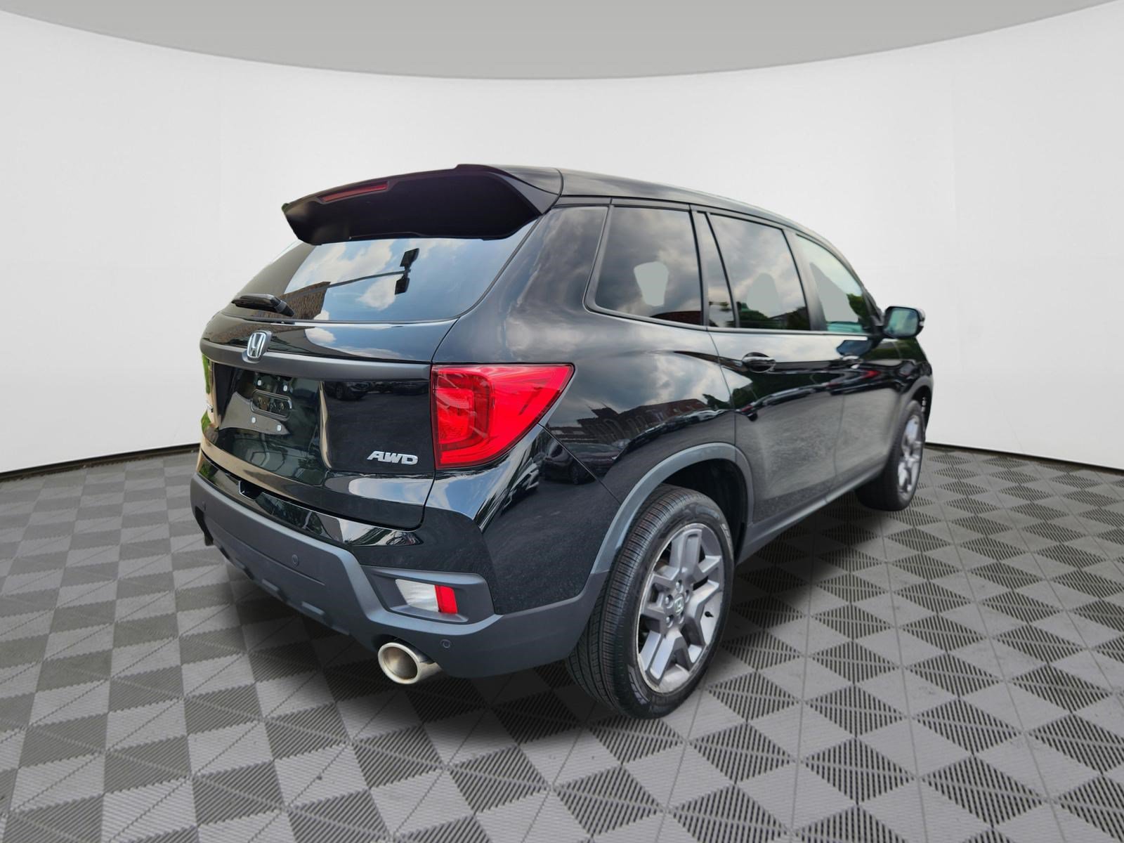 Used 2023 Honda Passport EX-L image 4
