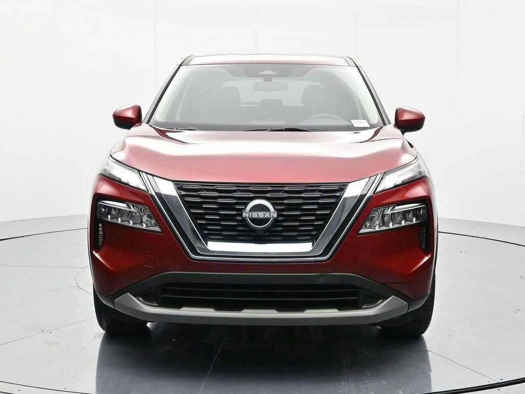 Used 2023 Nissan Rogue SV image 2